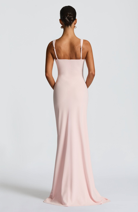 Martina - vestido largo satinado con escote cuadrado y abertura