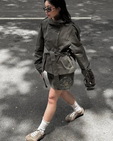 Helena - chaqueta gabardina trench cropped con cinturón