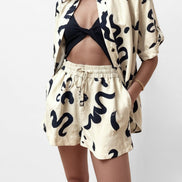 CONJUNTO DE DOS PIEZAS CON ESTAMPADO ABSTRACTO DE PINCELADAS