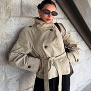 Helena - chaqueta gabardina trench cropped con cinturón