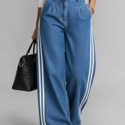 Avelina - pantalón denim wide leg con franjas laterales