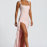 Martina - vestido largo satinado con escote cuadrado y abertura
